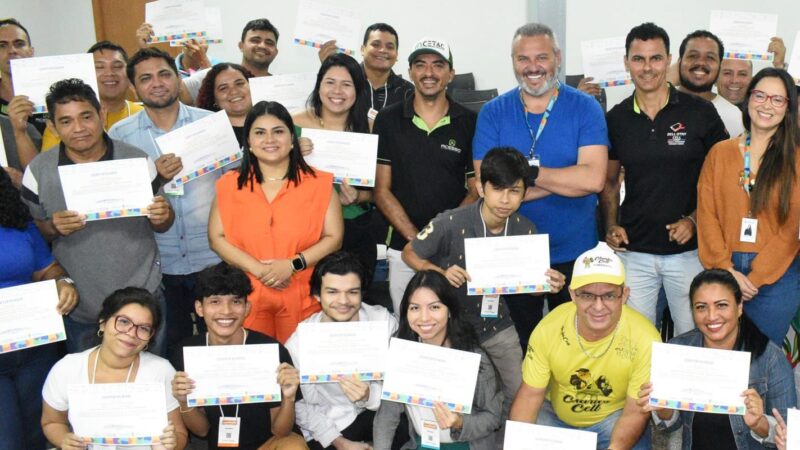 Prefeitura de Manaus certifica 5ª turma do curso ‘Técnico de Celular’