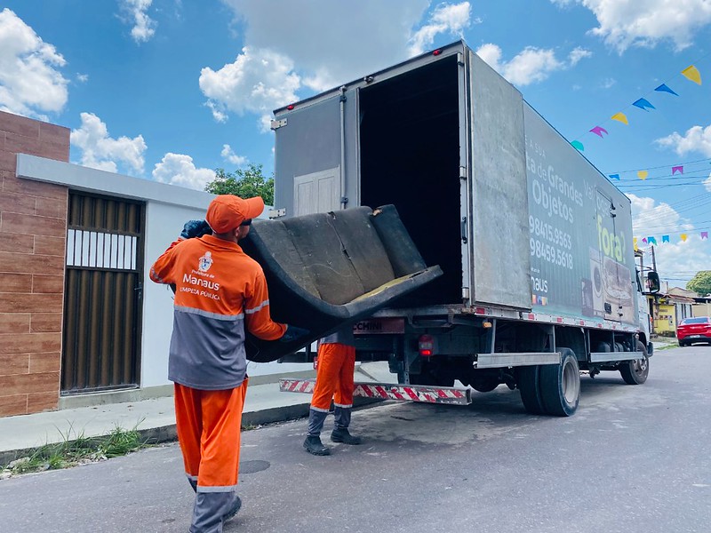 Serviço ‘Coleta Agendada’ recolhe mais de 58 mil grandes objetos e impede descarte irregular em Manaus