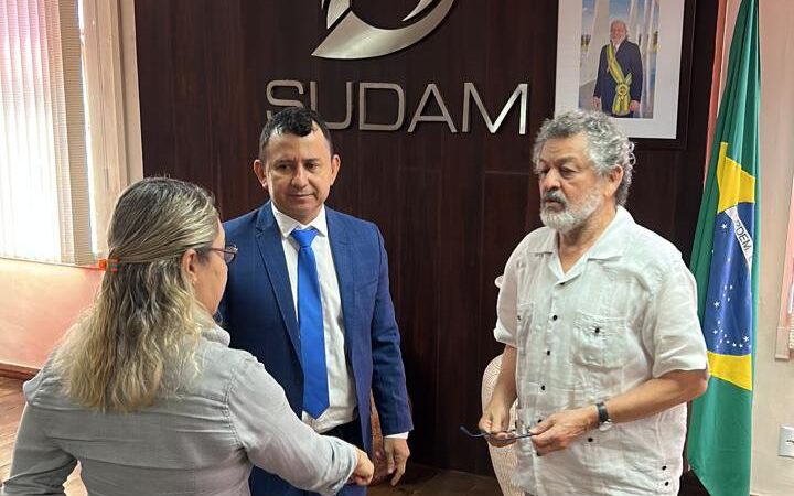 Prefeito Dr. Júnior firma acordo inédito com a Sudam para impulsionar crescimento sustentável de Juruá