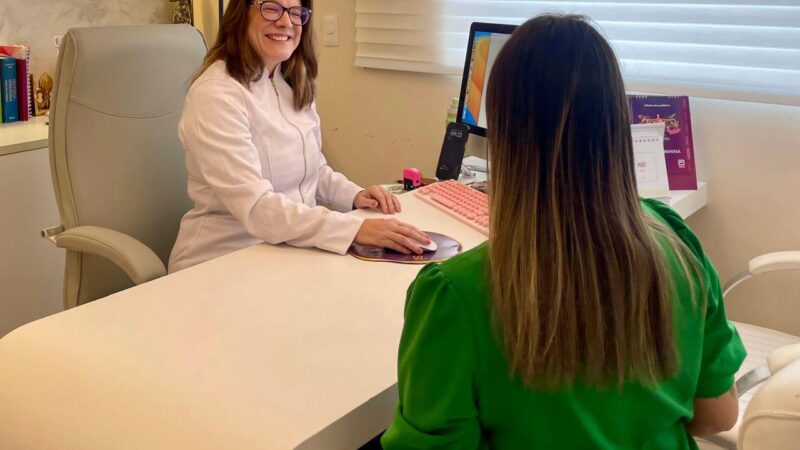 Reposição hormonal minimiza sintomas da menopausa, que atinge 29 milhões de brasileiras