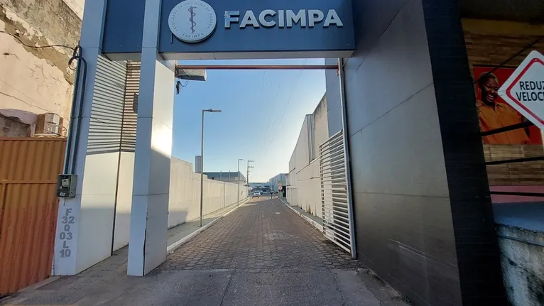 PF cumpre mandados em casas de estudantes de medicina no Pará