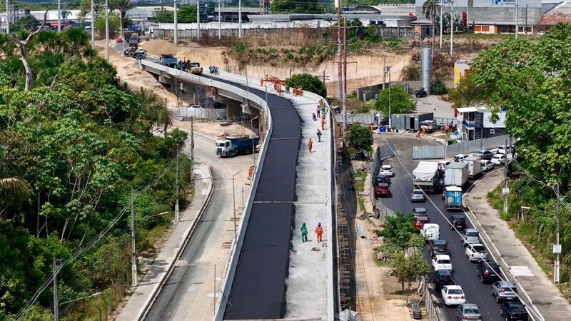 Asfaltamento do viaduto Márcio Souza tem início e entrega do complexo acontece até o dia 20, diz prefeito David Almeida