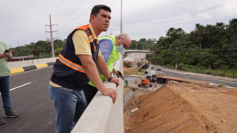 Equipe técnica da Prefeitura de Manaus realiza os últimos ajustes para entrega do complexo viário Márcio Souza