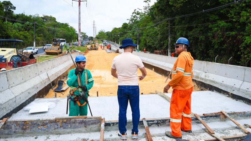 Prefeito David Almeida fiscaliza obras do viaduto Márcio Souza que sera entregue nos próximos dias