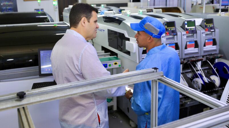 Em visita à fábrica do Distrito Industrial, trabalhadores declaram apoio à reeleição de David Almeida