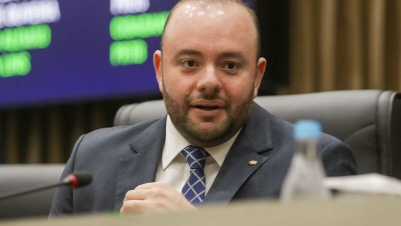 Fausto Jr. aciona AGU após novo pedido de suspensão de obras na BR-319