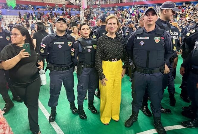 Vereadora Yomara Lins participa de formatura de mil novos policiais militares