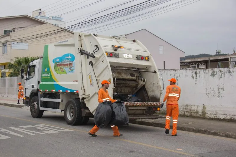 SÃO JOSÉ SC – Distribuição de carnês de tarifa de lixo terá início a partir de 13 de janeiro