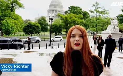 Veja vídeo: jornalista alemã é detida ao tentar entrevistar Alexandre de Moraes no Brasil