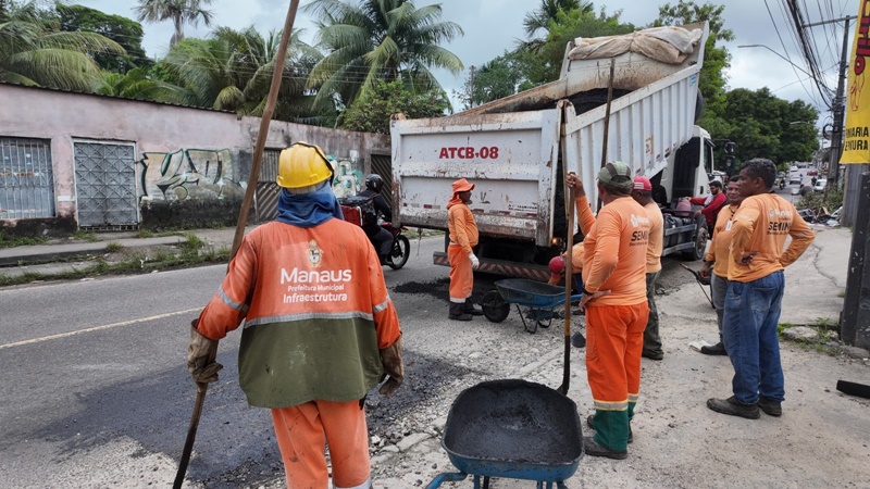 Trecho do bairro Redenção recebe obras de recuperação asfáltica da Prefeitura de Manaus