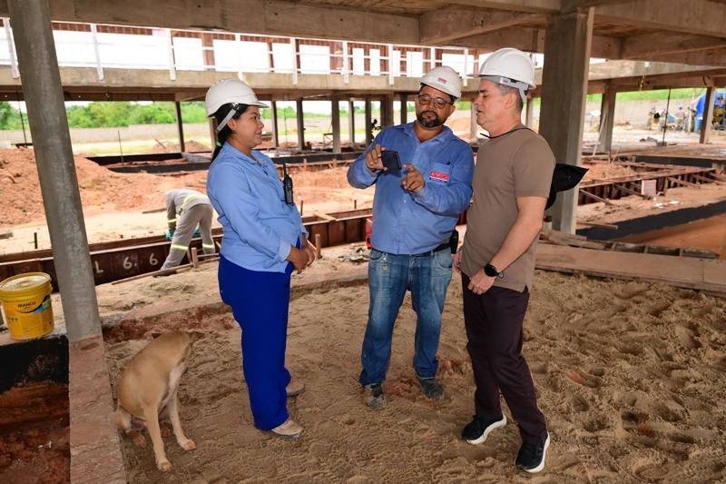 Prefeito David Almeida vistoria construção da nova sede do Implurb e anuncia inauguração em agosto