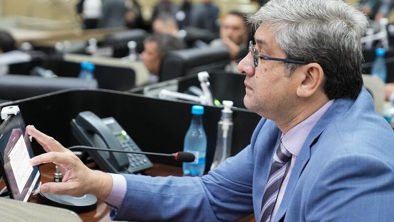 Câmara Municipal de Manaus avança em projetos para proteção infantil e inclusão de pessoas com deficiência auditiva