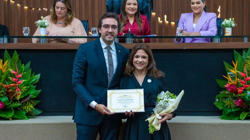 Secretária de Saúde de Itacoatiara é homenageada com o Diploma da Mulher Cidadã Amazonense