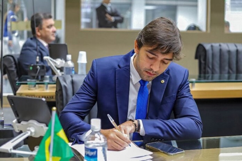 Deputado Thiago Abrahim alerta para políticas de prevenção de acidentes para reduzir mortes no trânsito, que atingem 50% dos motociclistas no AM