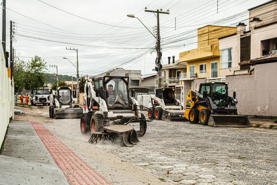Limpeza e capina de São José avançam com equipe mecanizada; veja próximos bairros