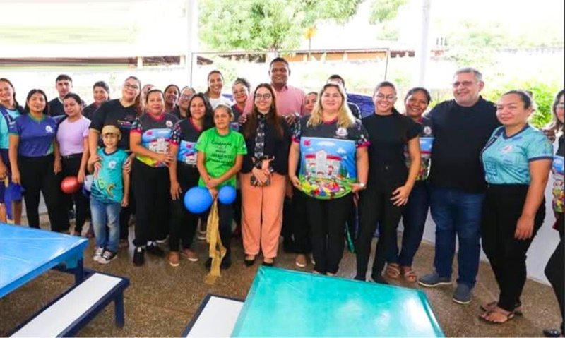 Prefeitura de Manacapuru inicia entrega de colchonetes e quadros brancos para escolas e creches da rede municipal; VEJA VÍDEO