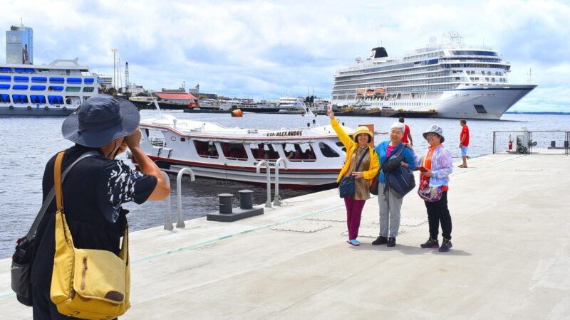 Prefeitura comemora impacto turístico e econômico do Píer Manaus 355