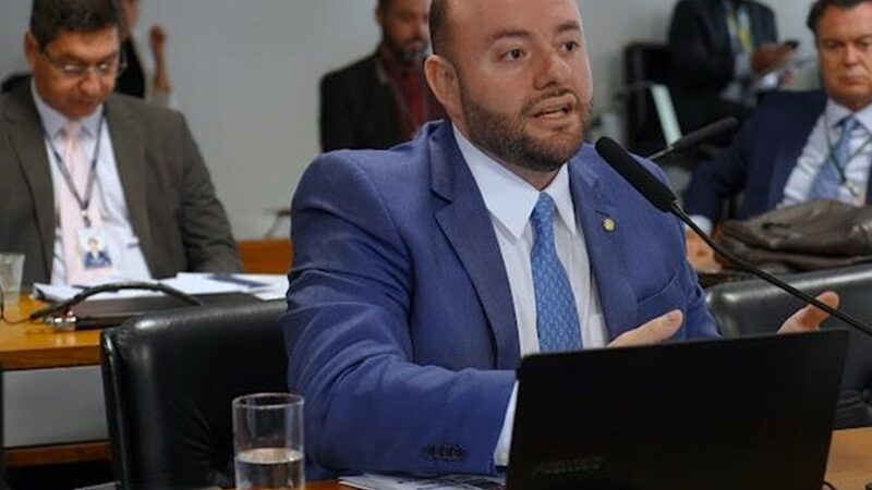 Deputado Fausto Junior participa de audiência pública com Ministro do Turismo e critica Marina Silva