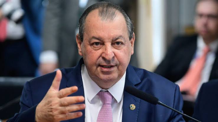 Aziz critica área ambiental pela demora na resposta sobre BR-319