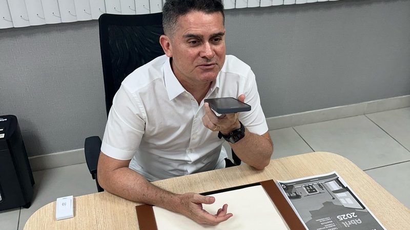 Prefeito David Almeida reforça compromisso da gestão com a população após fim da greve dos rodoviários