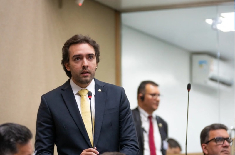 Planos de saúde, prioridade psicossocial e inclusão no turismo são algumas leis do deputado Thiago Abrahim para autistas