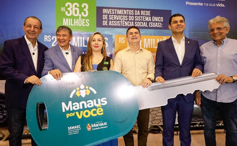 Senador Omar participa do lançamento do programa ‘Manaus Por Você’, ao lado do Ministro Wellington Dias e do prefeito David Almeida