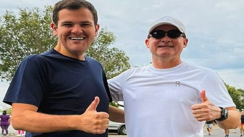 Renato Junior passa o bastão para David Almeida após período como prefeito em exercício