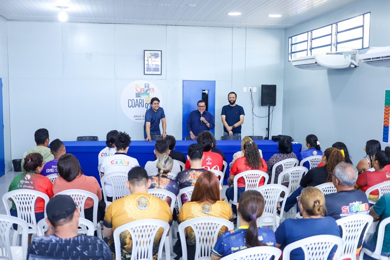Prefeito Adail Pinheiro se reúne com agremiações para alinhar festival cultural de Coari