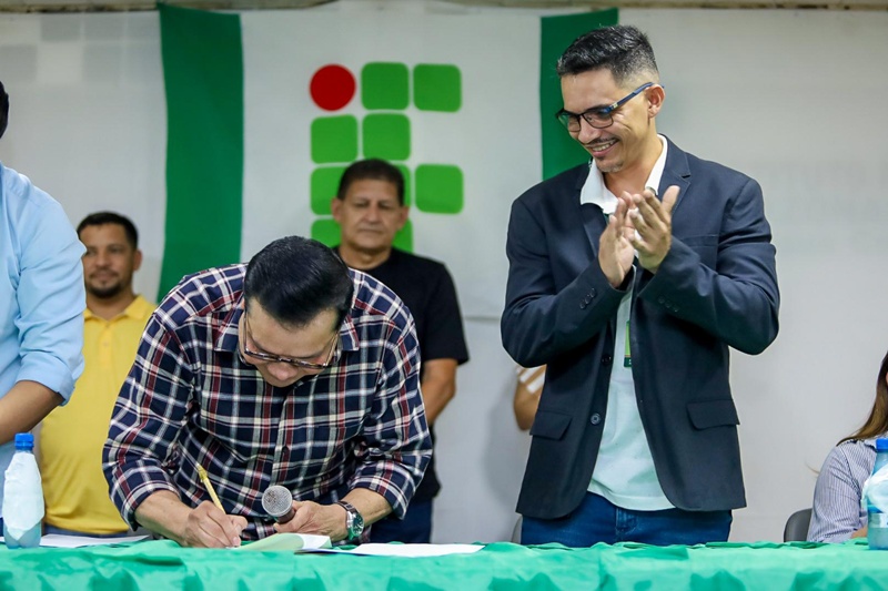 Em Coari, prefeito Adail Pinheiro lança 3ª etapa de reformas, revitalizações e construções públicas