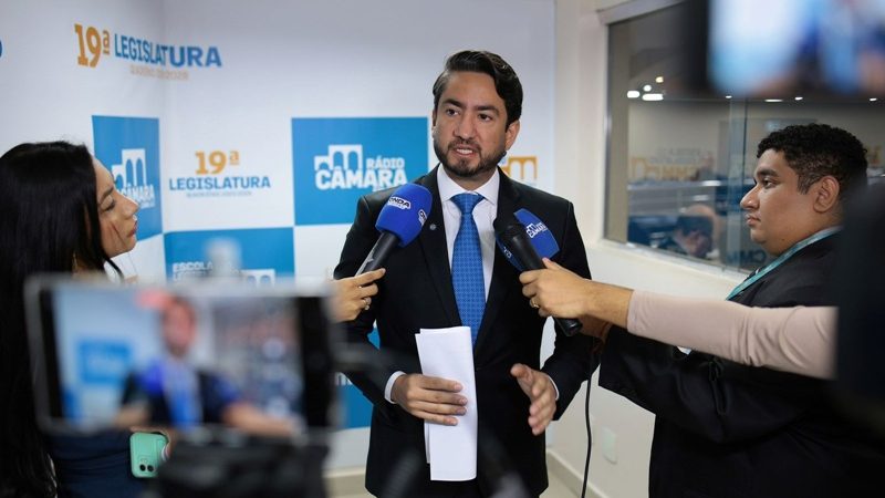 Projeto de Diego Afonso que proíbe condenados por crimes graves de exercer atividades públicas é deliberado na CMM