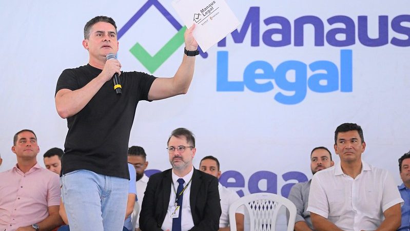 Prefeito David Almeida realiza entrega histórica no Morro da Liberdade e gestão ultrapassa marca de 12 mil registros de imóveis entregues