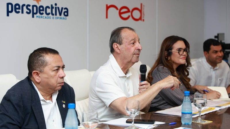 Assistência social como política de estado, defende Omar Aziz em encontro com secretários municipais do Amazonas