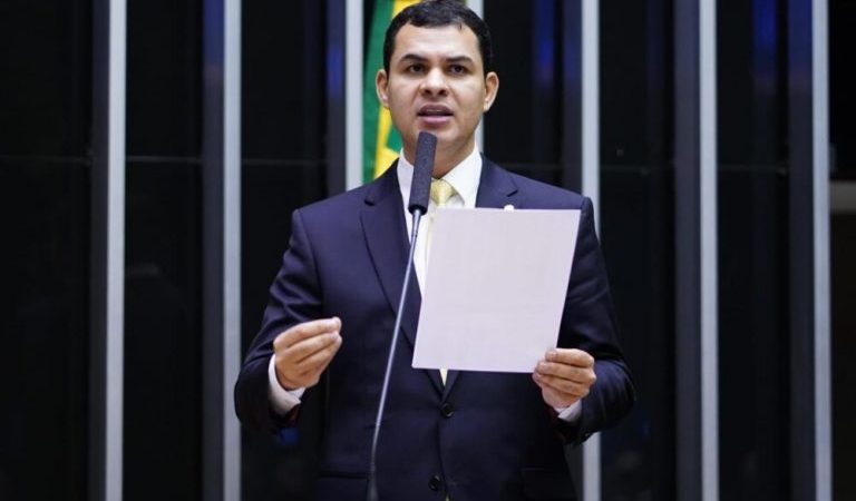 Saullo Vianna destaca benefício do Luz do Povo para mais de 1 milhão de amazonenses