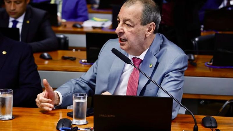 Senador Omar Aziz defende aposentados e pensionistas que sofrem com descontos indevidos em seus benefícios; entenda