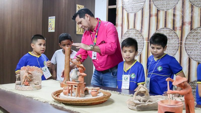 Exposição ‘O Homem do Norte’ é aberta no espaço Ecam com participação de estudantes da rede municipal