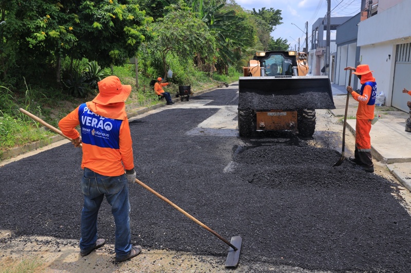 ‘Plano de Verão’ da Prefeitura de Manaus recupera três ruas do bairro Cidade de Deus
