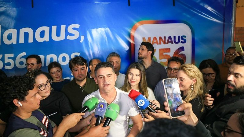 Prefeito David Almeida celebra Manaus e o povo em noite histórica de abertura dos 356 anos da capital