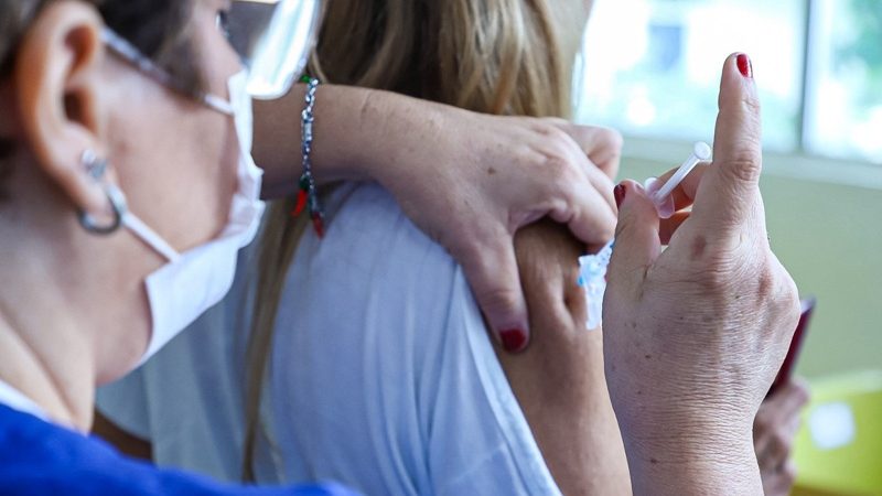 Prefeitura recebe 300 mil doses de vacina contra Influenza para iniciar campanha em Manaus