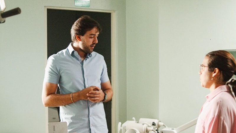 Gestão da UPA de Itacoatiara é transferida para o município em ato com participação de autoridades estaduais