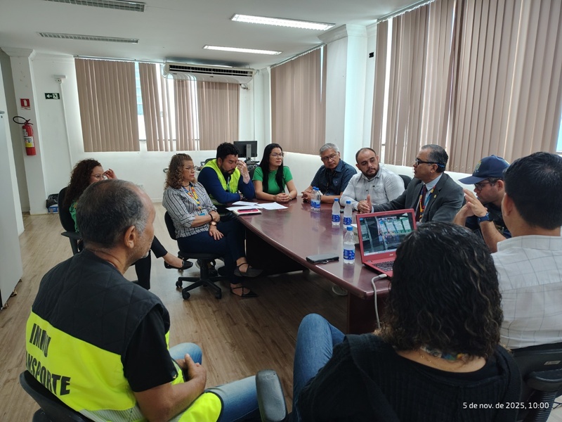 Prefeitura de Manaus realiza reunião para reordenar terminais e reforçar segurança no transporte coletivo