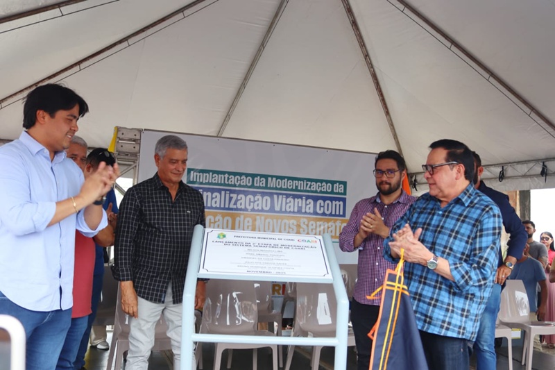 Prefeitura de Coari avança na modernização do trânsito com novos semáforos inteligentes e sinalização viária