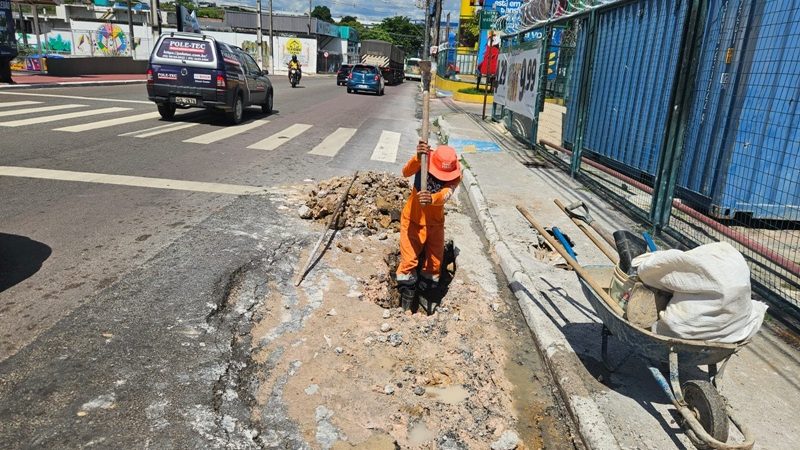 Ação imediata da Prefeitura de Manaus recupera drenagem profunda na avenida Padre Caballero Martin