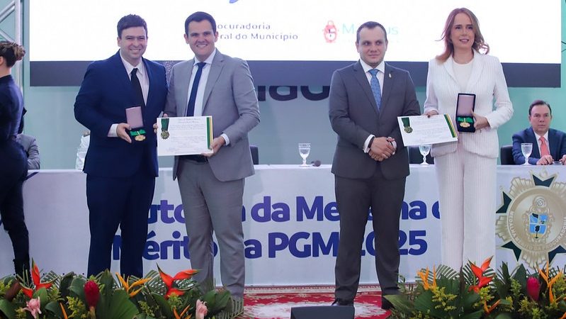 Vice-prefeito Renato Junior entrega Medalha do Mérito da PGM 2025 a personalidades que prestam serviços relevantes à sociedade
