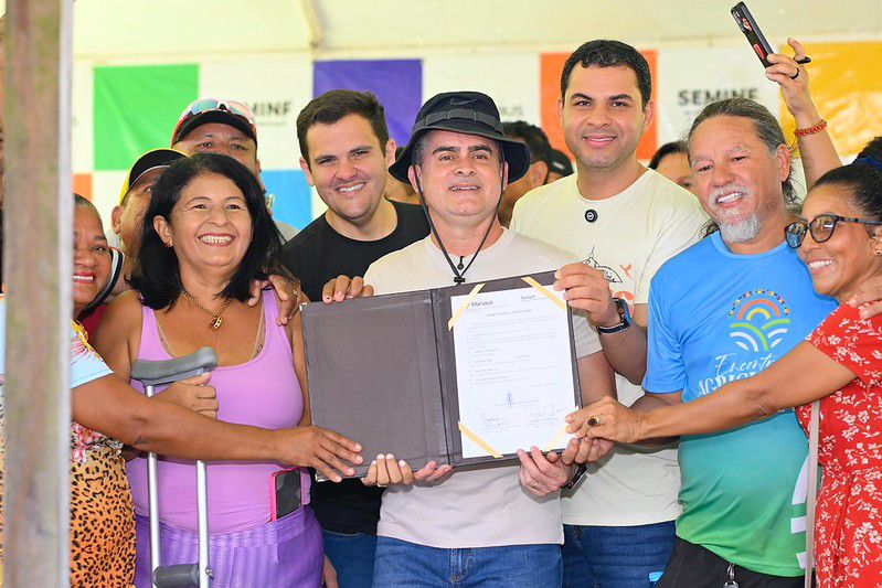 Prefeito David Almeida assina ordem de serviço para pavimentação do ramal Água Branca 2 e consolida maior ciclo de investimentos da história na zona rural de Manaus