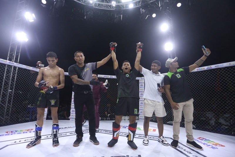 Coari Fight Night lota arena e coloca talentos locais no radar internacional