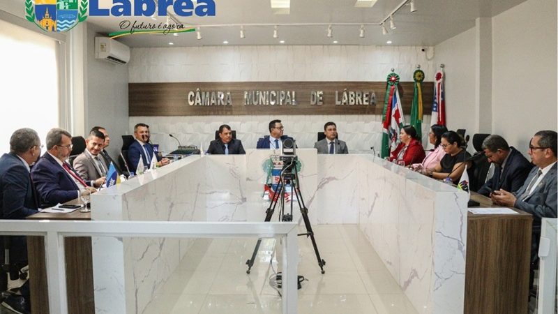 Prefeito Gerlando Lopes participa da abertura dos trabalhos legislativos de 2026 na Câmara Municipal