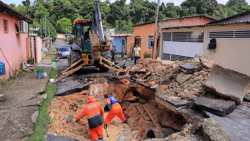 Prefeitura de Manaus executa obra emergencial de recuperação de drenagem na comunidade Riacho Doce 2