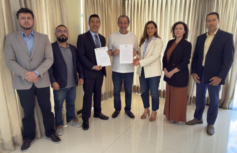 Delegados da Polícia Federal recebem apoio de Omar Aziz para a criação do Fundo Nacional de Combate às Organizações Criminosas