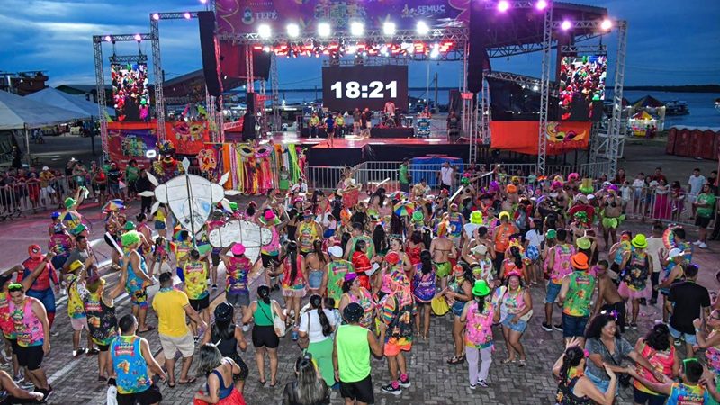 A terceira noite do CarnaTefé 2026 simplesmente contagiou Tefé!