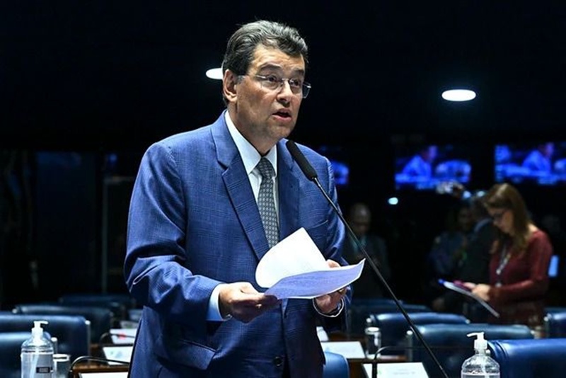 Projeto de Eduardo Braga prevê o uso de Inteligência Artificial para combater violência doméstica